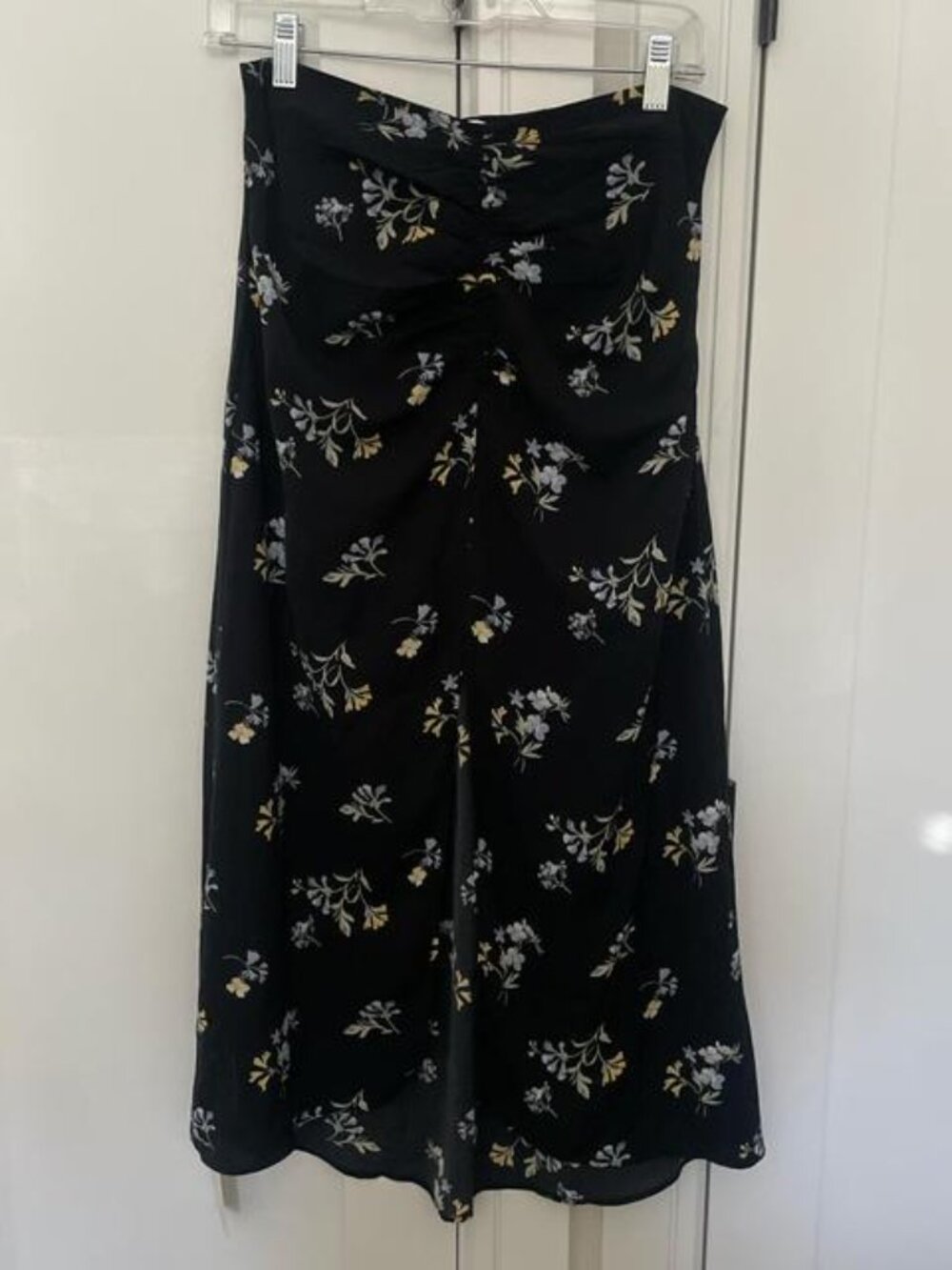Navy floral midi skirt with sinch in the waist